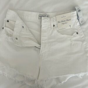NEW with TAGs Abercrombie white denim shorts